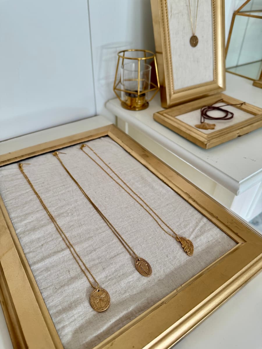 Medaillon mit Bedeutung Qualitätsschmuck Wasserfest